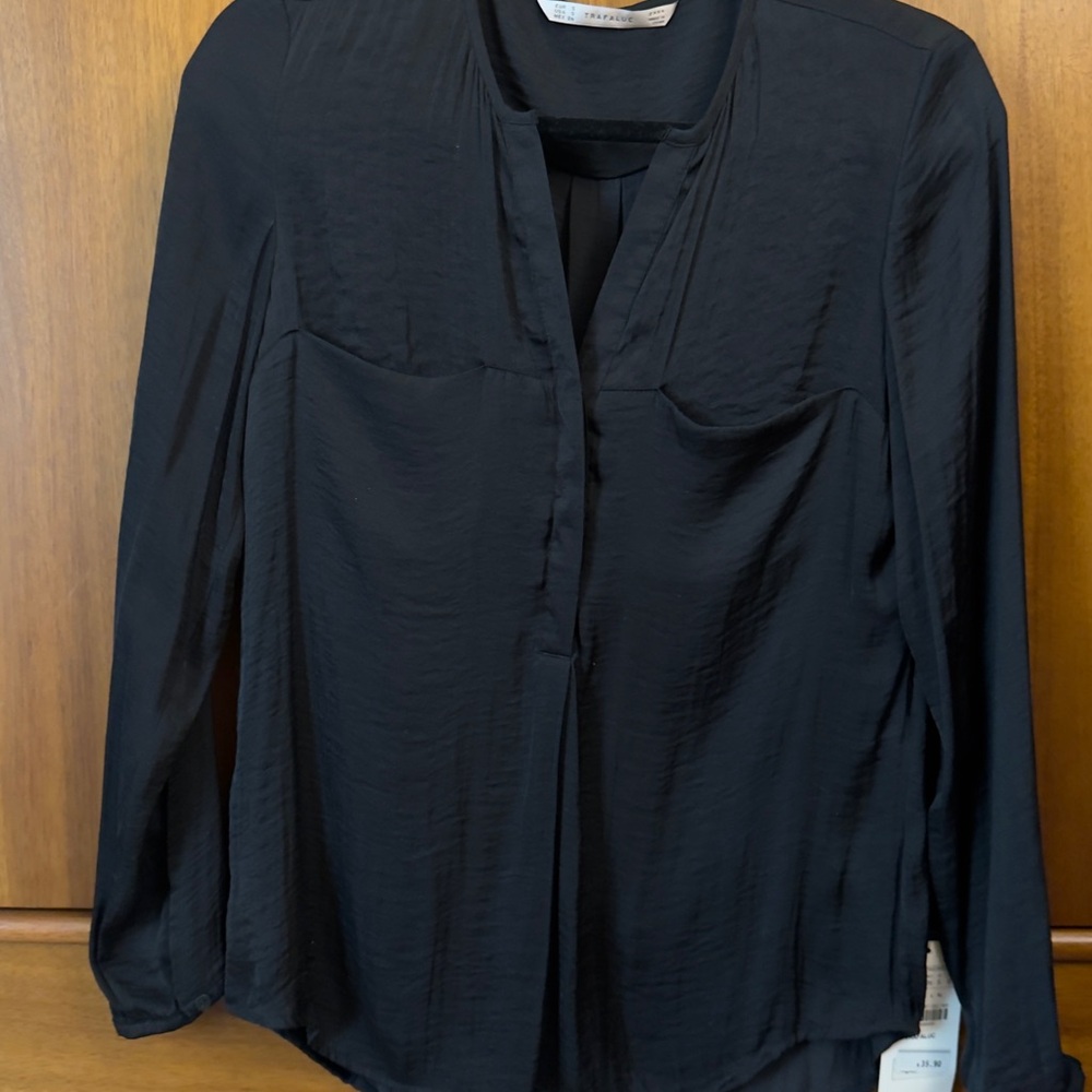 NWT Zara Trafaluc Black Split-Neck Long-Sleeve Blouse